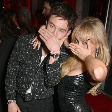 beverly hills, california march 10 exclusive access, special rates apply l r barry keoghan and sabrina carpenter attend the 2024 vanity fair oscar party hosted by radhika jones at wallis annenberg center for the performing arts on march 10, 2024 in beverly hills, california photo by dave benettvf24wireimage for vanity fair