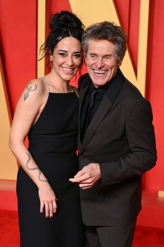 beverly hills, california march 10 giada colagrande and willem dafoe attend the 2024 vanity fair oscar party hosted by radhika jones at wallis annenberg center for the performing arts on march 10, 2024 in beverly hills, california photo by karwai tangwireimage