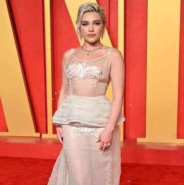 beverly hills, california march 10 florence pugh attends the 2024 vanity fair oscar party hosted by radhika jones at wallis annenberg center for the performing arts on march 10, 2024 in beverly hills, california photo by axellebauer griffinfilmmagic