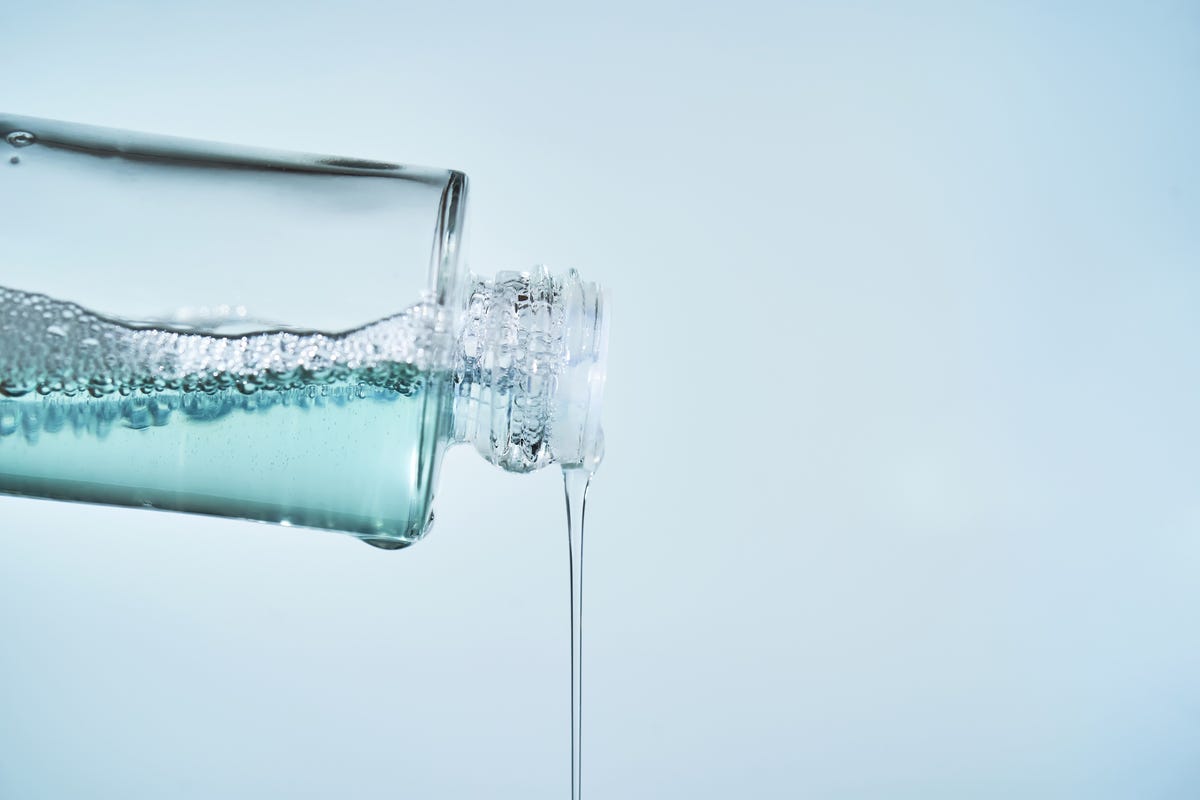 What’s Face Toner And How Do You Use It? What Dermatologists Say