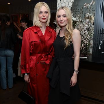 new york, new york march 26 l r elle fanning and dakota fanning attend netflixs ripley ny tastemaker event at crosby street hotel on march 26, 2024 in new york city photo by dimitrios kambourisgetty images for netflix