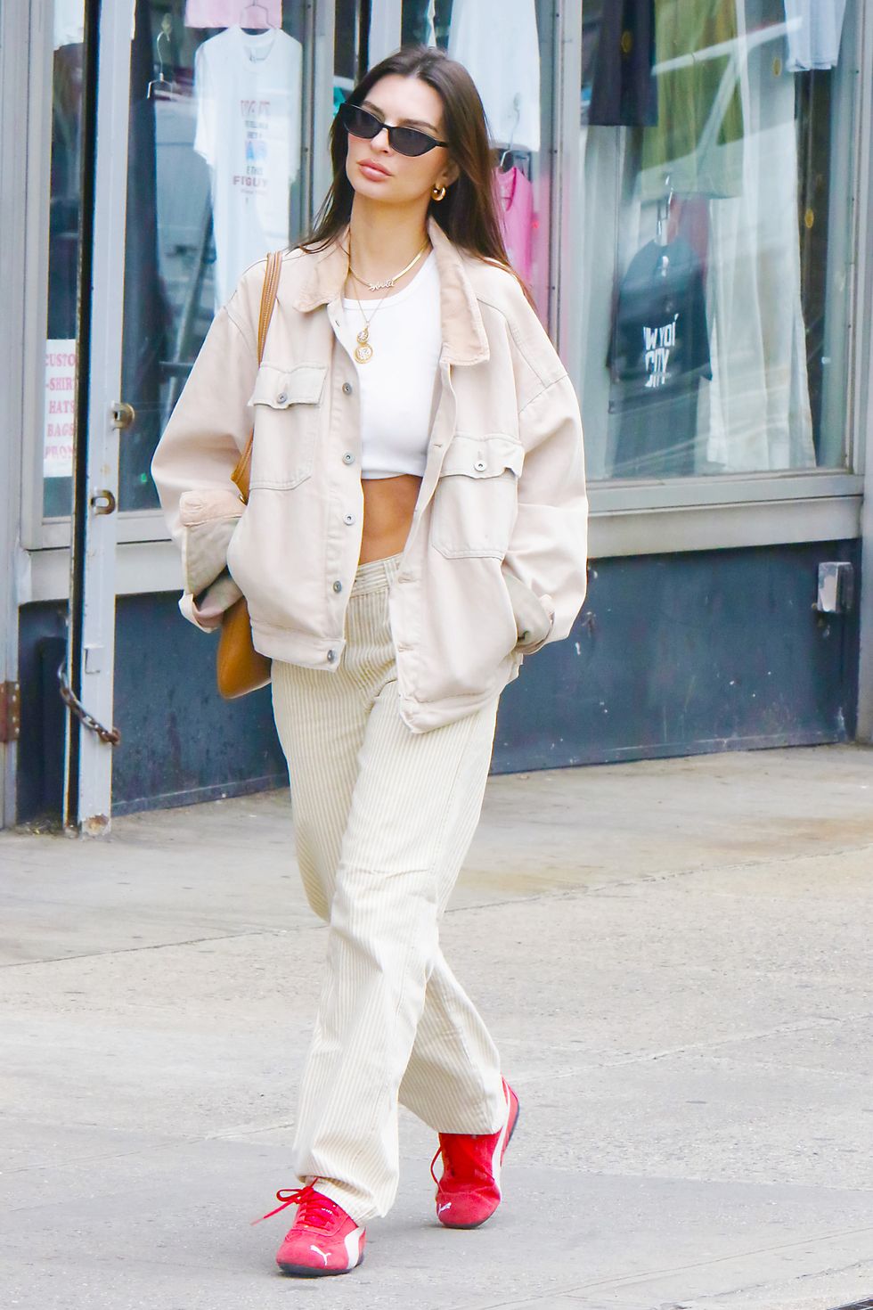 emily ratajkowski is seen on april 17, 2024 in new york city wearing puma trainers