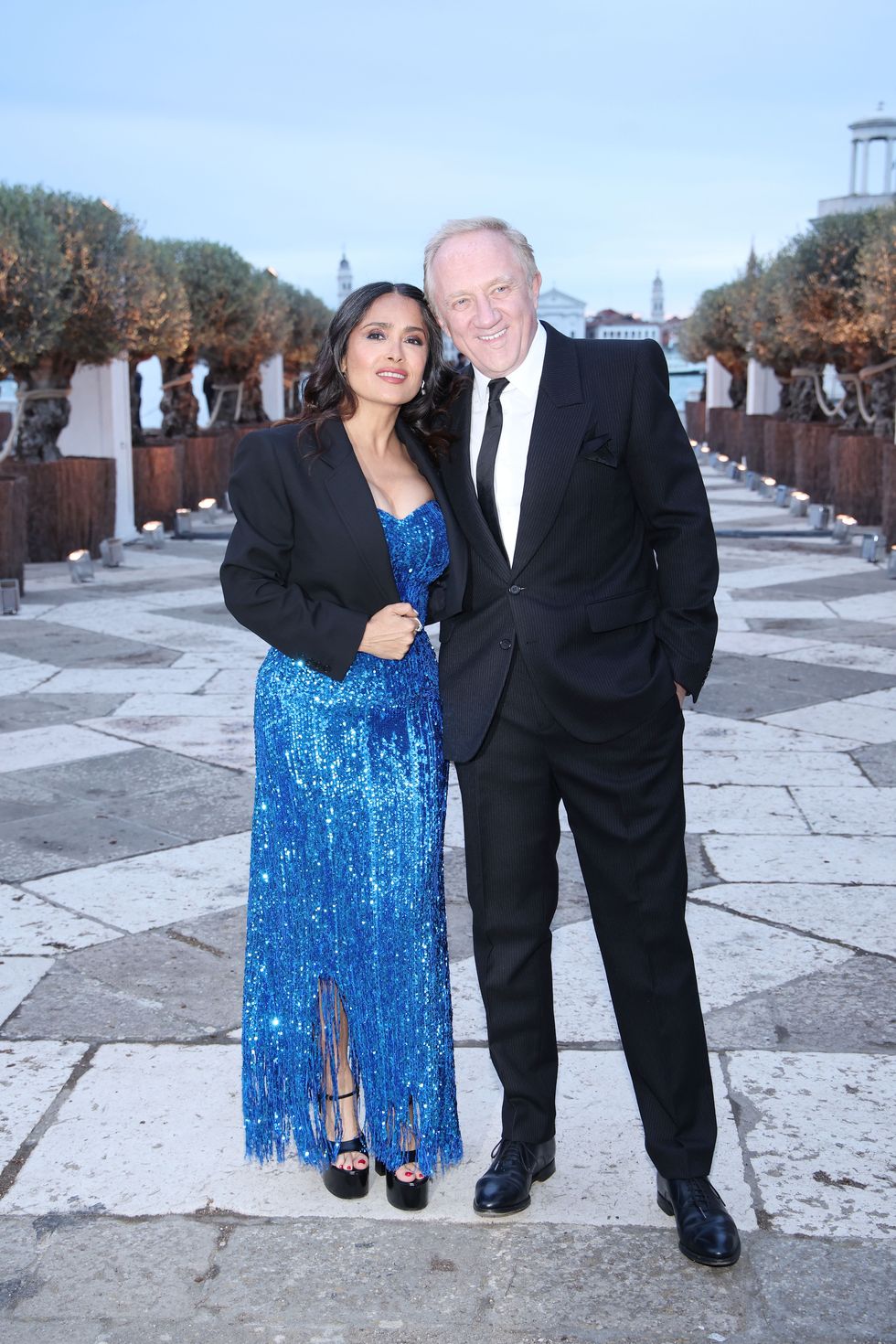 venice, italy april 17 salma hayek and françois henri pinault attend the fondazione cini, isola di san giorgio photocall during the 60th biennale art 2024 at fondazione cini on april 17, 2024 in venice, italy photo by daniele venturelligetty images