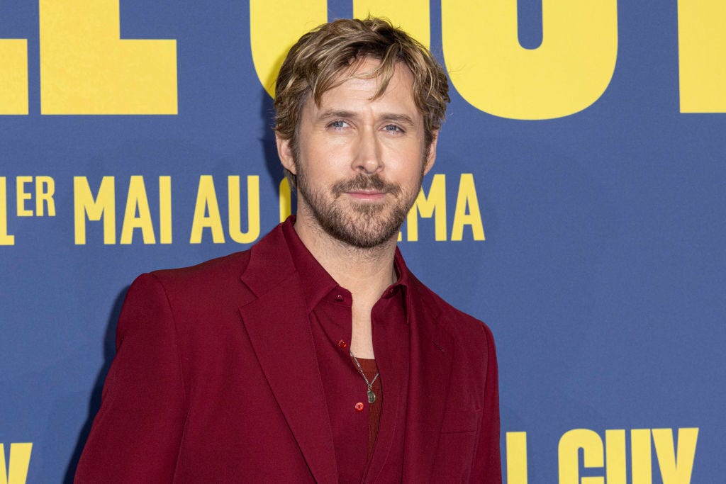 Ryan Gosling Supports Eva Mendes With His Outfit During Interview