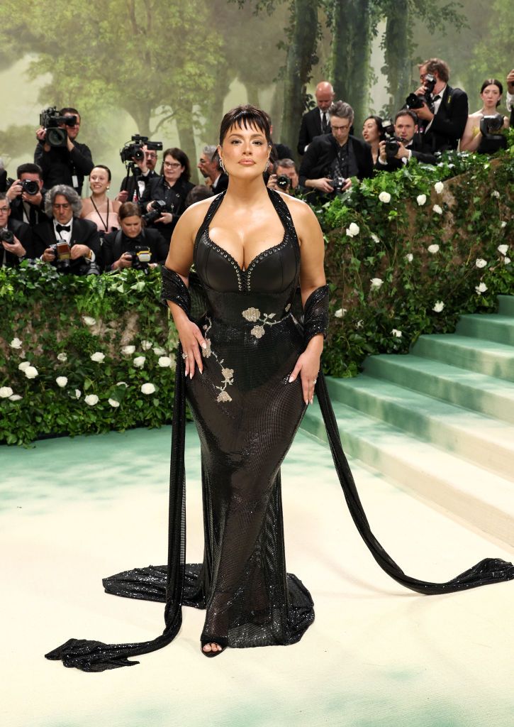 new york, new york may 06 ashley graham attends the 2024 met gala celebrating sleeping beauties reawakening fashion at the metropolitan museum of art on may 06, 2024 in new york city photo by jamie mccarthygetty images