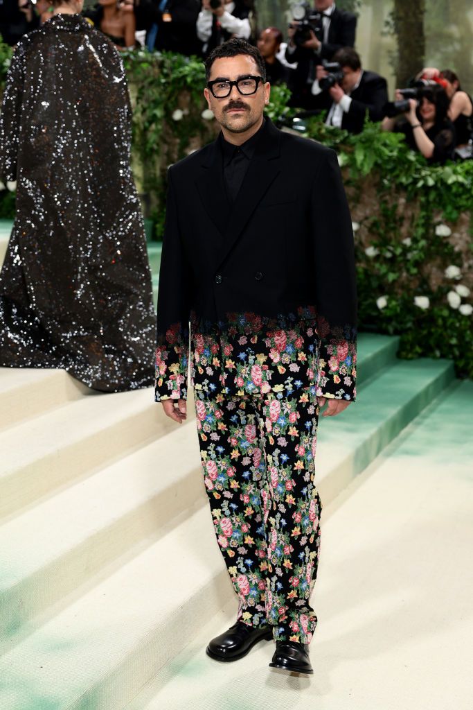 new york, new york may 06 dan levy attends the 2024 met gala celebrating sleeping beauties reawakening fashion at the metropolitan museum of art on may 06, 2024 in new york city photo by dimitrios kambourisgetty images for the met museumvogue