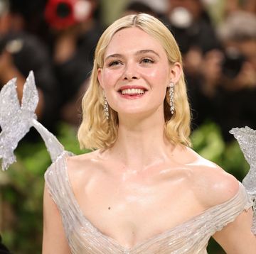 new york, new york may 06 elle fanning attends the 2024 met gala celebrating sleeping beauties reawakening fashion at the metropolitan museum of art on may 06, 2024 in new york city photo by theo wargogathe hollywood reporter via getty images