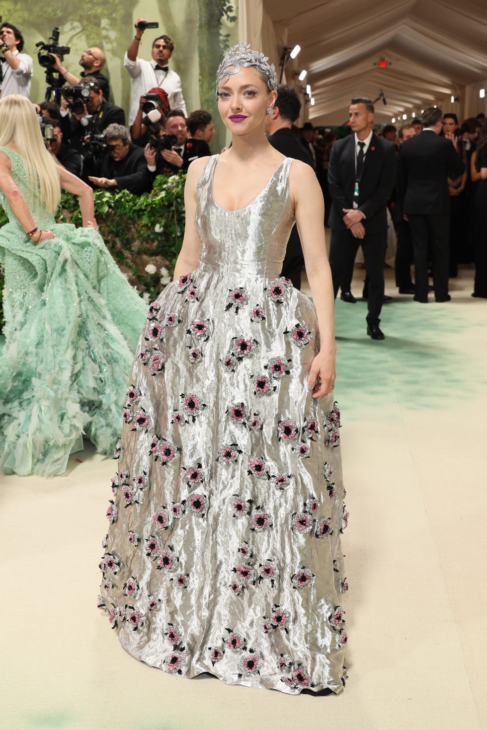 new york, new york may 06 amanda seyfried attends the 2024 met gala celebrating sleeping beauties reawakening fashion at the metropolitan museum of art on may 06, 2024 in new york city photo by dia dipasupilgetty images