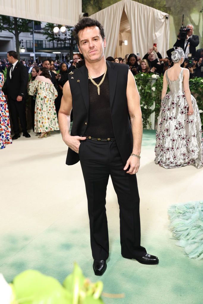 new york, new york may 06 andrew scott attends the 2024 met gala celebrating sleeping beauties reawakening fashion at the metropolitan museum of art on may 06, 2024 in new york city photo by jamie mccarthygetty images