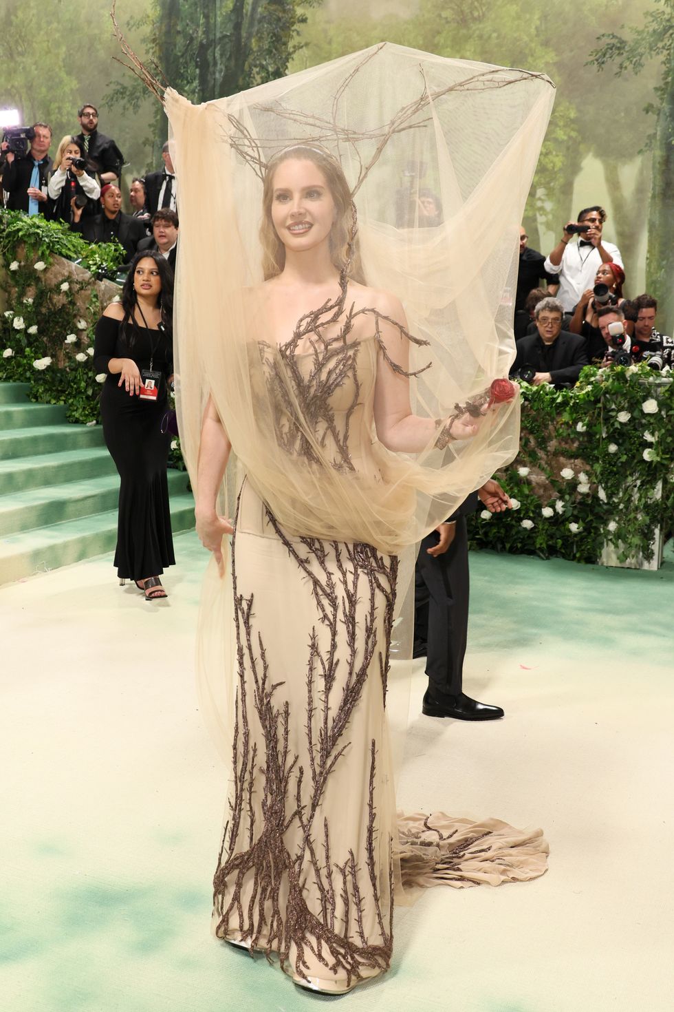 new york, new york may 06 lana del rey attends the 2024 met gala celebrating sleeping beauties reawakening fashion at the metropolitan museum of art on may 06, 2024 in new york city photo by dia dipasupilgetty images