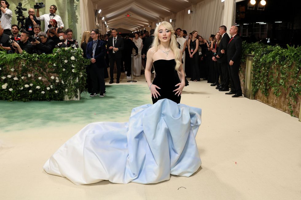 new york, new york may 06 sabrina carpenter attends the 2024 met gala celebrating sleeping beauties reawakening fashion at the metropolitan museum of art on may 06, 2024 in new york city photo by dia dipasupilgetty images
