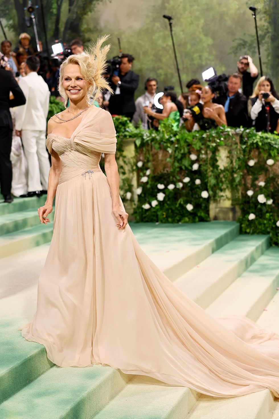 new york, new york may 06 pamela anderson attends the 2024 met gala celebrating sleeping beauties reawakening fashion at the metropolitan museum of art on may 06, 2024 in new york city photo by theo wargogathe hollywood reporter via getty images