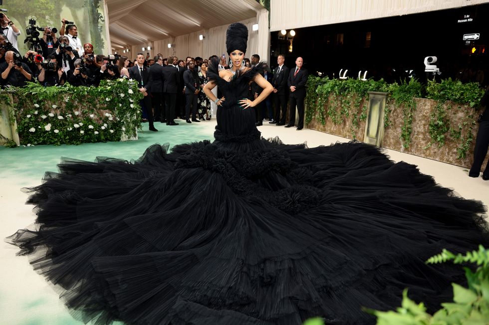 new york, new york may 06 enter caption here attends the 2024 met gala celebrating sleeping beauties reawakening fashion at the metropolitan museum of art on may 06, 2024 in new york city photo by dimitrios kambourisgetty images for the met museumvogue