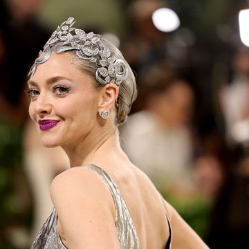 new york, new york may 06 amanda seyfried attends the 2024 met gala celebrating sleeping beauties reawakening fashion at the metropolitan museum of art on may 06, 2024 in new york city photo by theo wargogathe hollywood reporter via getty images