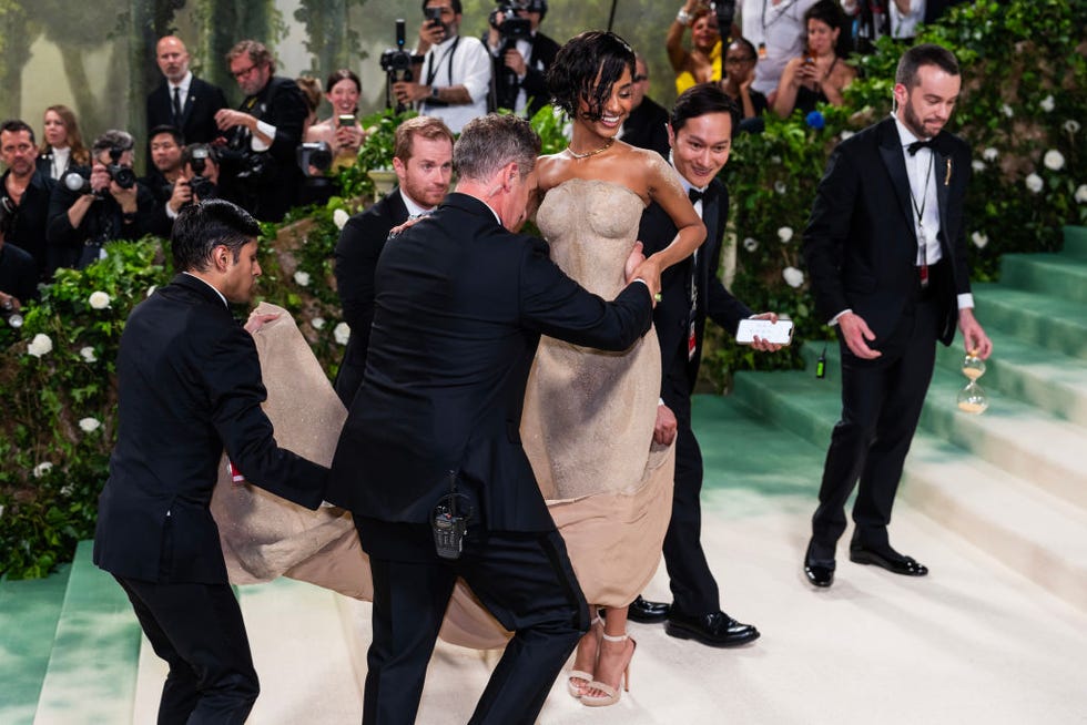 new york, new york may 06 tyla attends the 2024 met gala celebrating sleeping beauties reawakening fashion at the metropolitan museum of art on may 06, 2024 in new york city photo by gothamgetty images