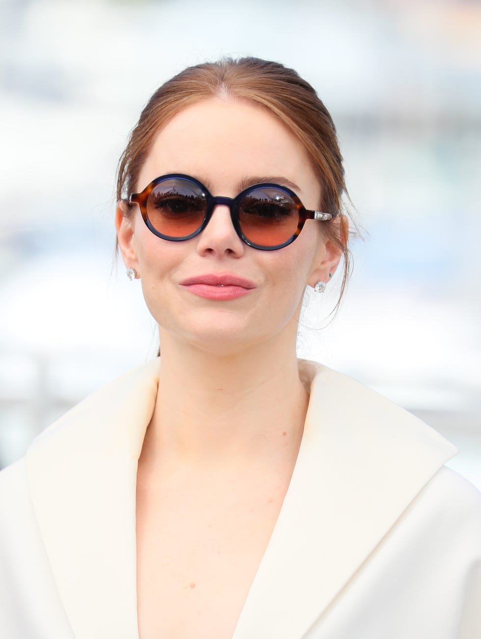 cannes, france may 18 emma stone attends the kinds of kindness photocall at the 77th annual cannes film festival at palais des festivals on may 18, 2024 in cannes, france photo by jb lacroixfilmmagic