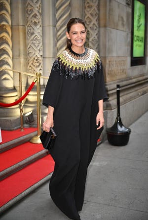 katie holmes wears black gown to the american ballet theatre spring gala