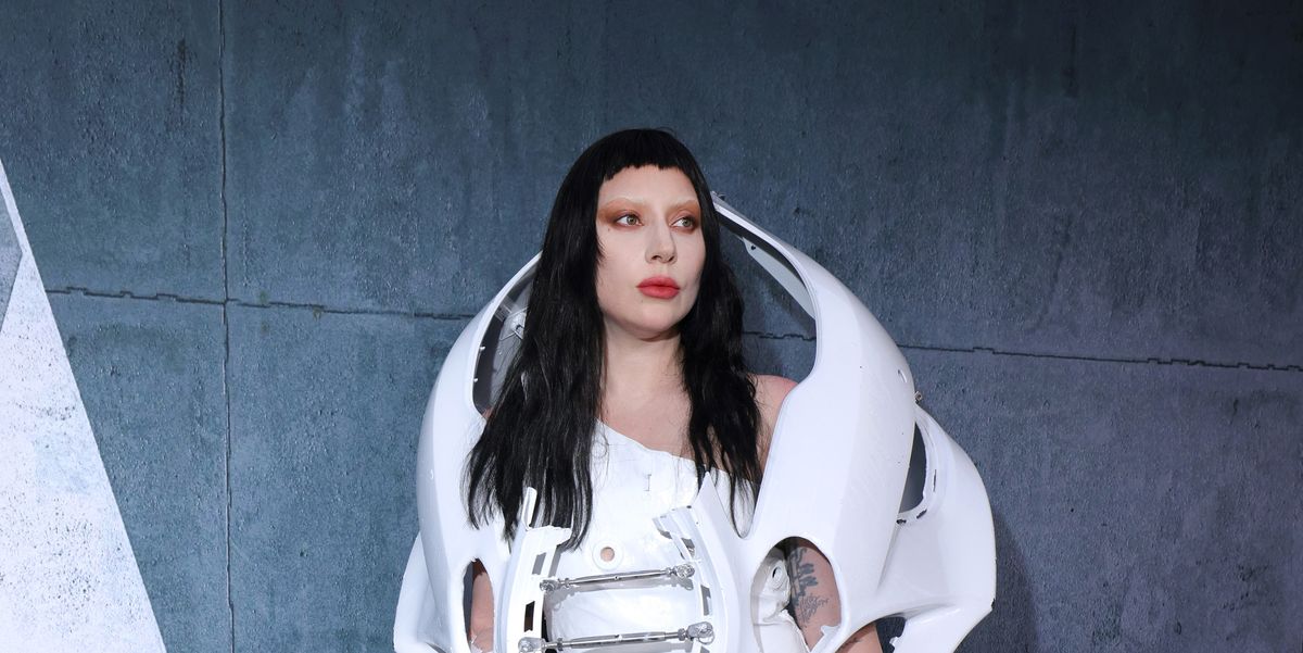 Lady Gaga Returns to Her Red-Carpet Roots in a Mechanical “Car Part” Dress