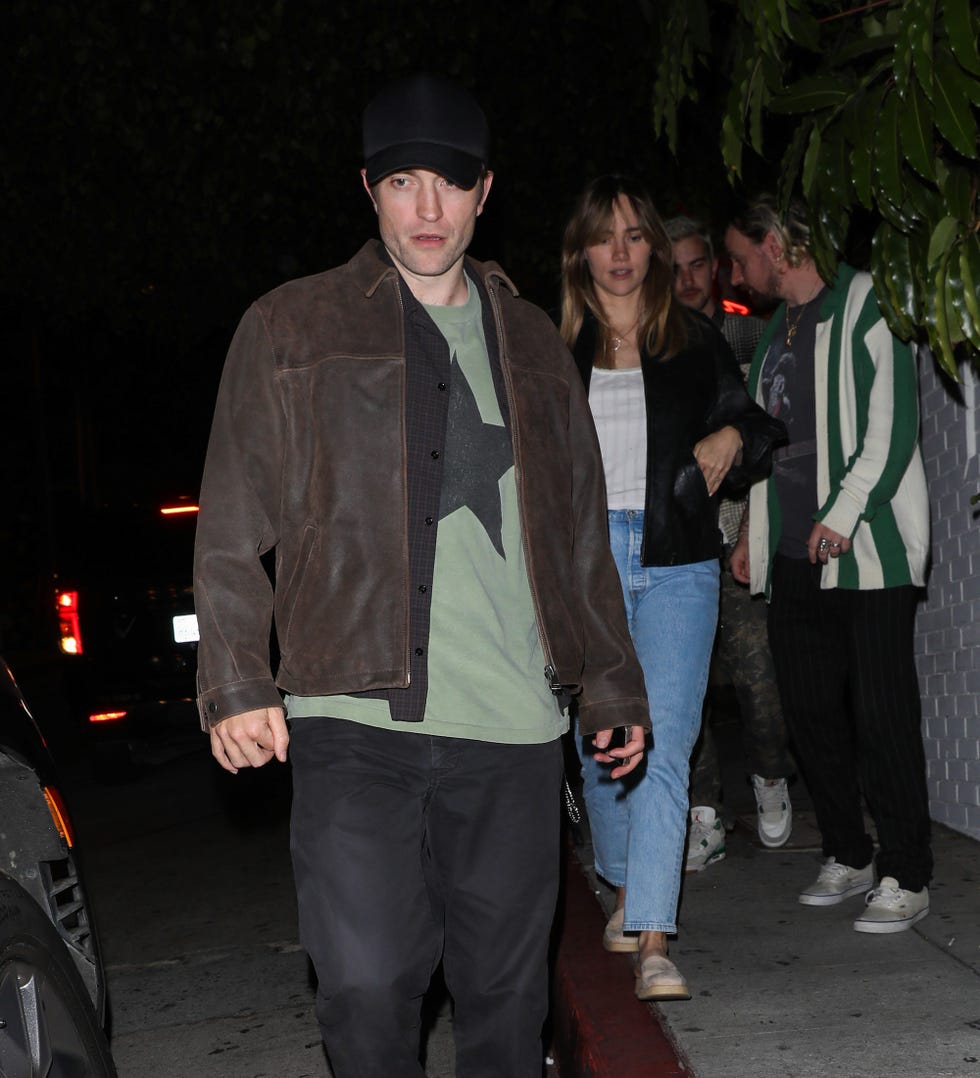 Los Angeles, CA 31 maggio Robert Pattinson e Suki Waterhouse vengono visti mentre lasciano lo Chateau Marmont il 31 maggio 2024 a Los Angeles, California. Foto di Hollywood Curtainbauer Griffingc Images.