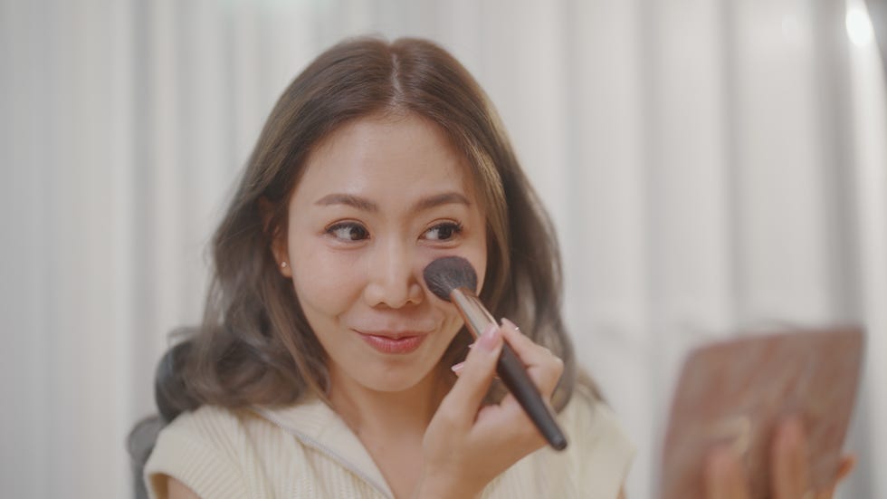 how to apply bronzer