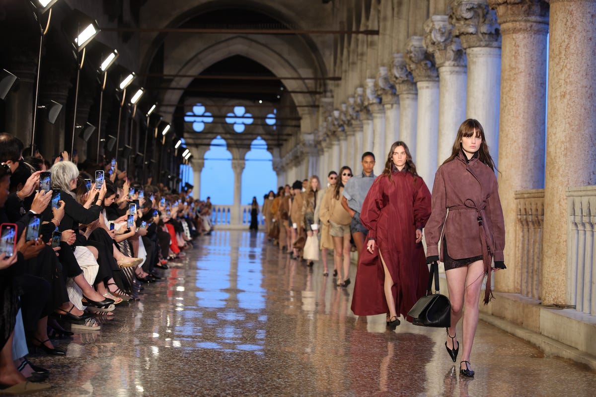 Cappotti Max Mara 2025 la Resort a Venezia