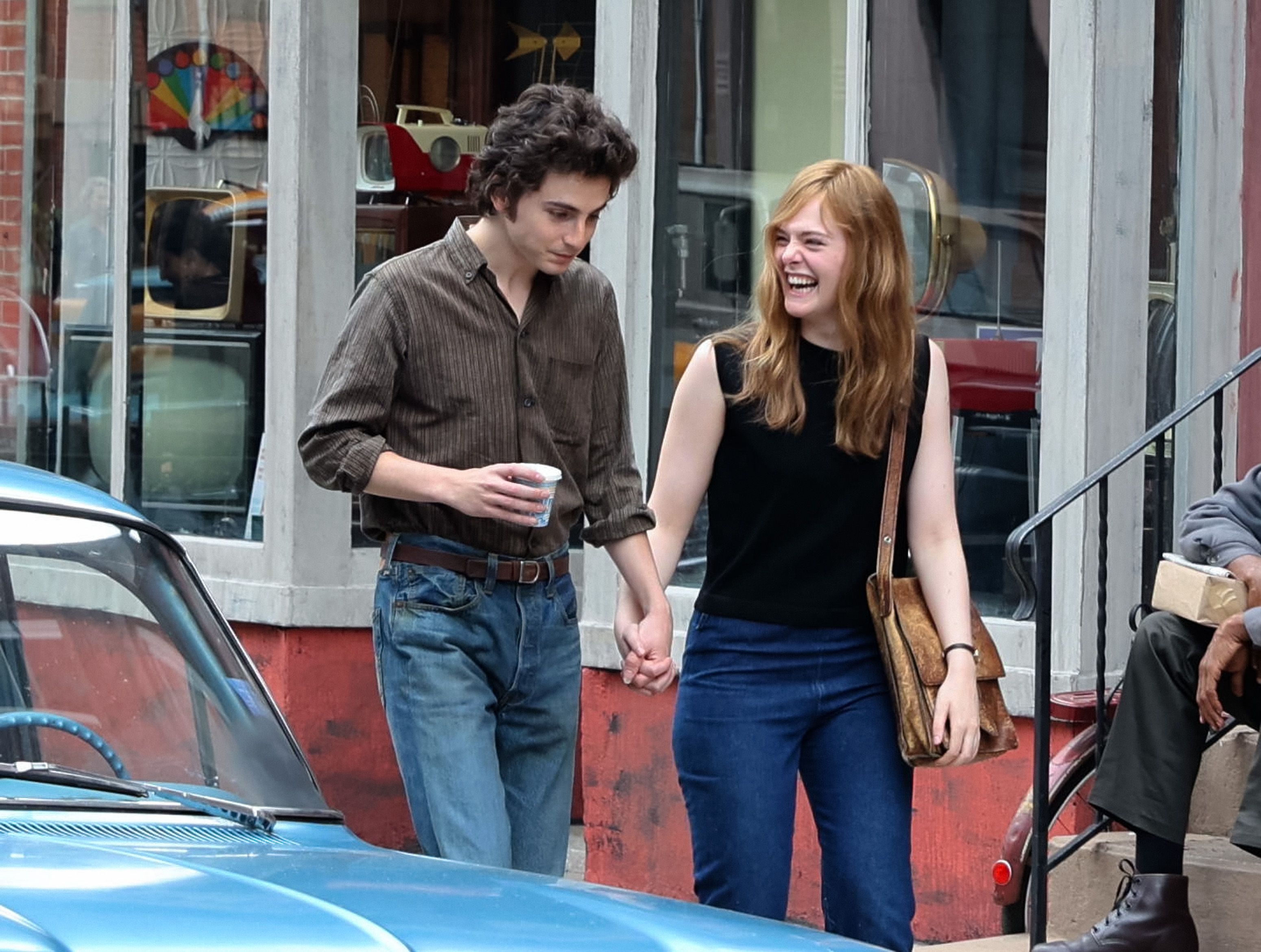 La razón por la que se han filtrado fotos románticas de Timothée Chalamet y  Elle Fanning por la calle