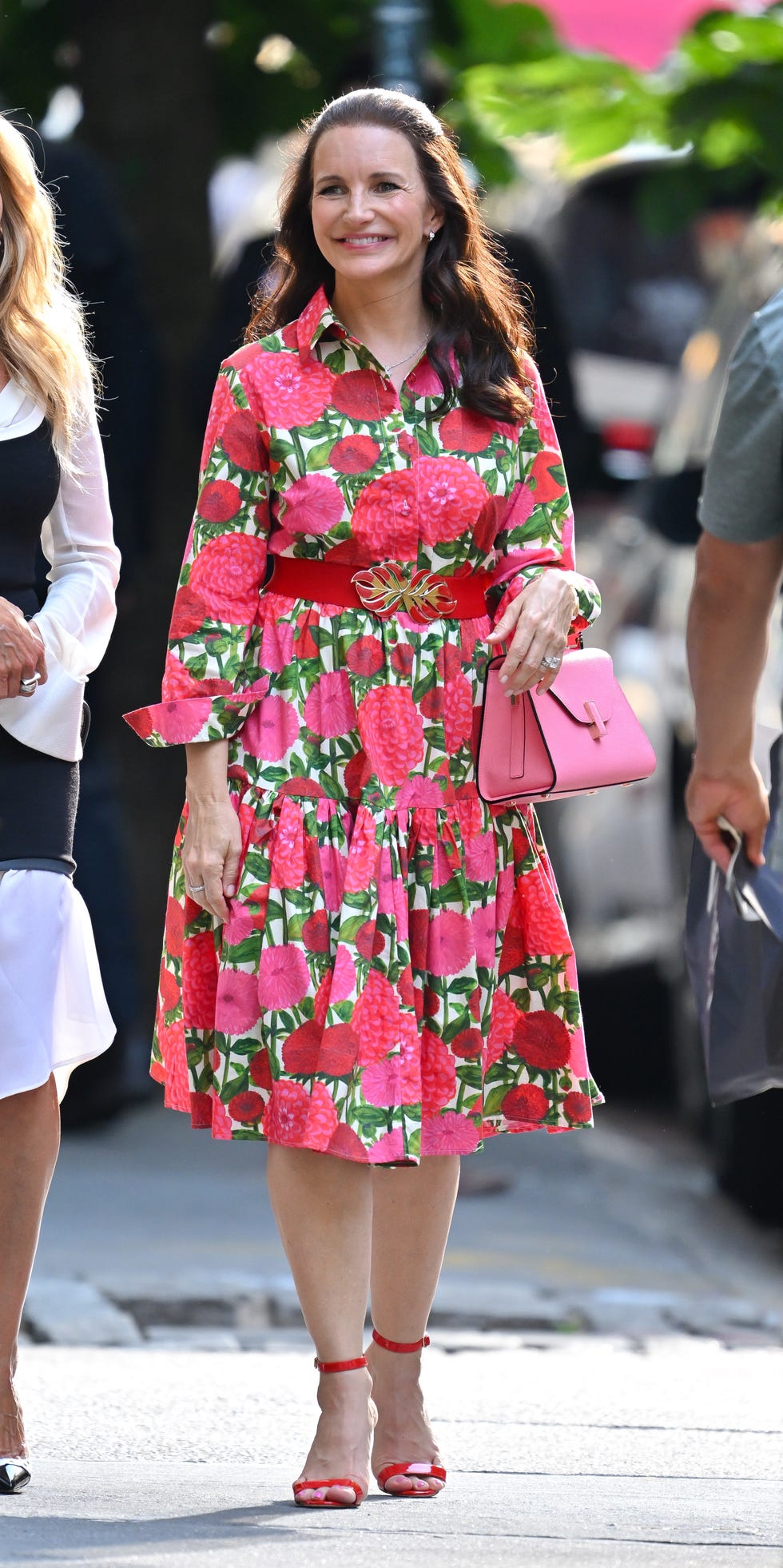 sarah jessica parker black white shirt dress