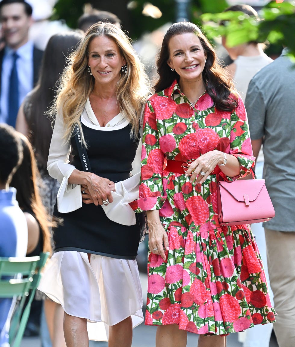 sarah jessica parker black white shirt dress