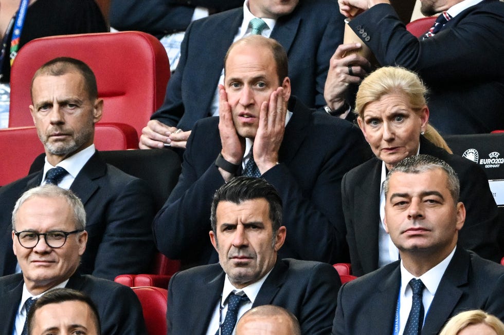 Düsseldorf, Deutschland – UEFA-Präsident Aleksander Ceferin und Prinz William von Wales auf der Tribüne während des EM 2024-Viertelfinalspiels zwischen England und der Schweiz in der Düsseldorf Arena am 6. Juli 2024 in Düsseldorf, Deutschland.  Foto von NB Hollandse Hoogte Gerrit van Cologne über NB über Getty Images