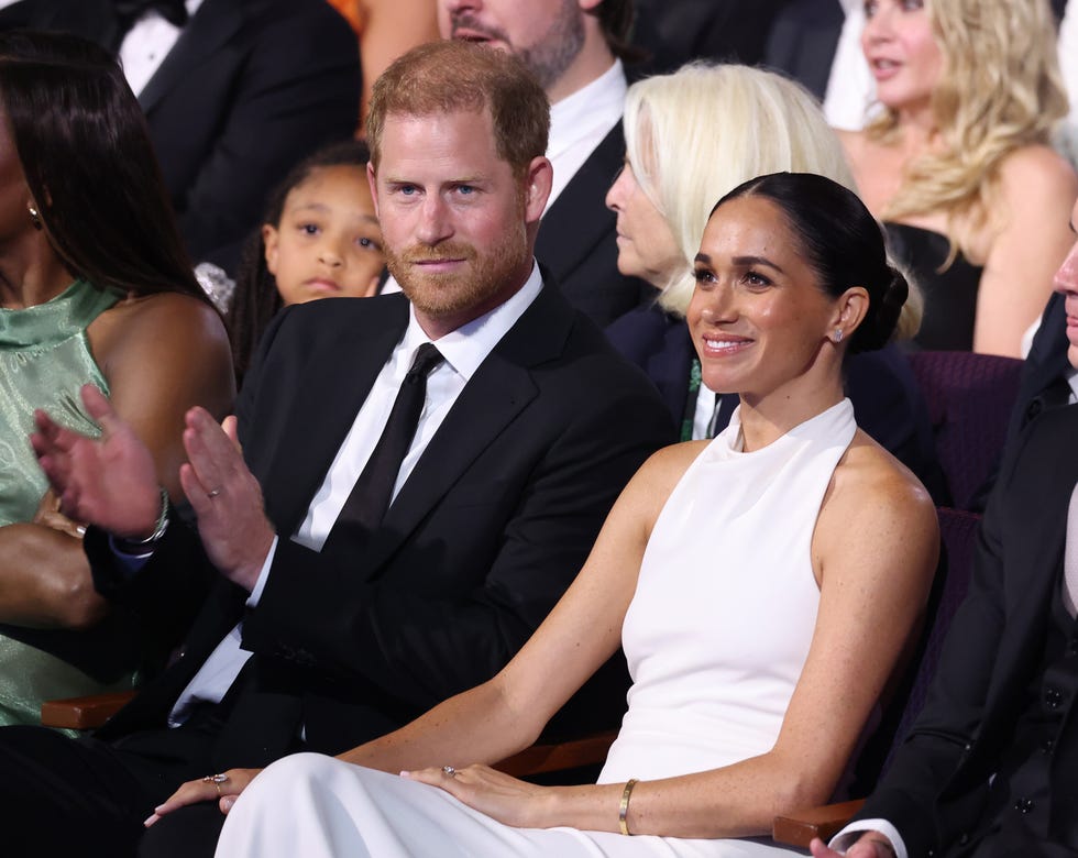 COPERTURA ESCLUSIVA DELL'11 LUGLIO A HOLLYWOOD, CALIFORNIA Da sinistra, il principe Harry, duca di Sussex e Meghan, duchessa di Sussex, partecipano agli Espy Awards 2024 al Dolby Theatre l'11 luglio 2024 a Hollywood, California Foto di Kevin Mazzoorgetti Foto per WP