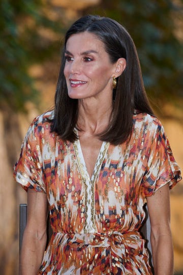 palma de mallorca, spain july 29 queen letizia of spain hosts a dinner for authorities at the marivent palace on july 29, 2024 in palma de mallorca, spain photo by carlos alvarezgetty images