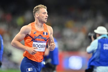 paris, france august 3 sven roosen of the netherlands competing in the 1500m decathlon final during day 8 of athletics olympic games paris 2024 at stade de france on august 3