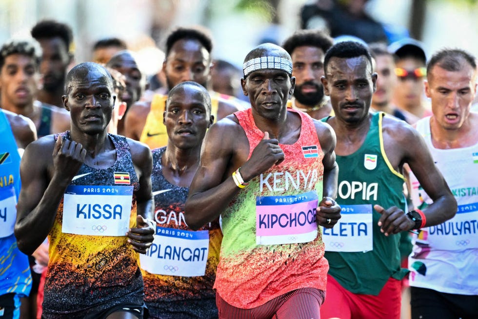 eliud kipchoge in gara a parigi