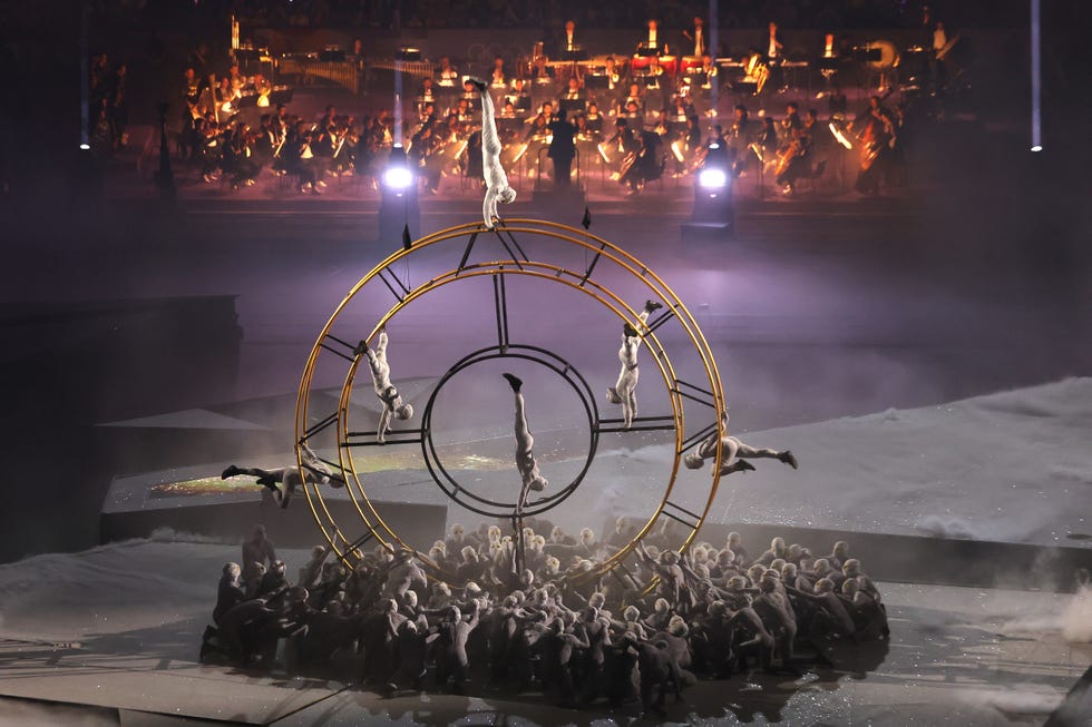 paris, france august 11 dancers perform during the closing ceremony of the olympic games paris 2024 at stade de france on august 11, 2024 in paris, france photo by michael reavesgetty images