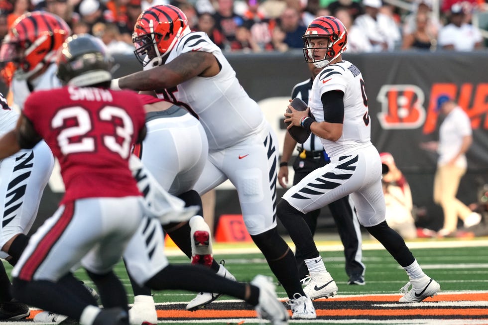 cincinnati, ohio august 10 quarterback joe burrow 9 of the cincinnati bengals in action during the preseason game against the tampa bay buccaneers at paycor stadium on august 10, 2024 in cincinnati, ohio photo by jason mowrygetty images