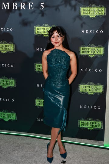 naucalpan de juarez, mexico august 14 jenna ortega poses during the beetlejuice beetlejuice fan event at plaza toreo parque central on august 14, 2024 in naucalpan de juarez, mexico photo by manuel velasquezgetty images