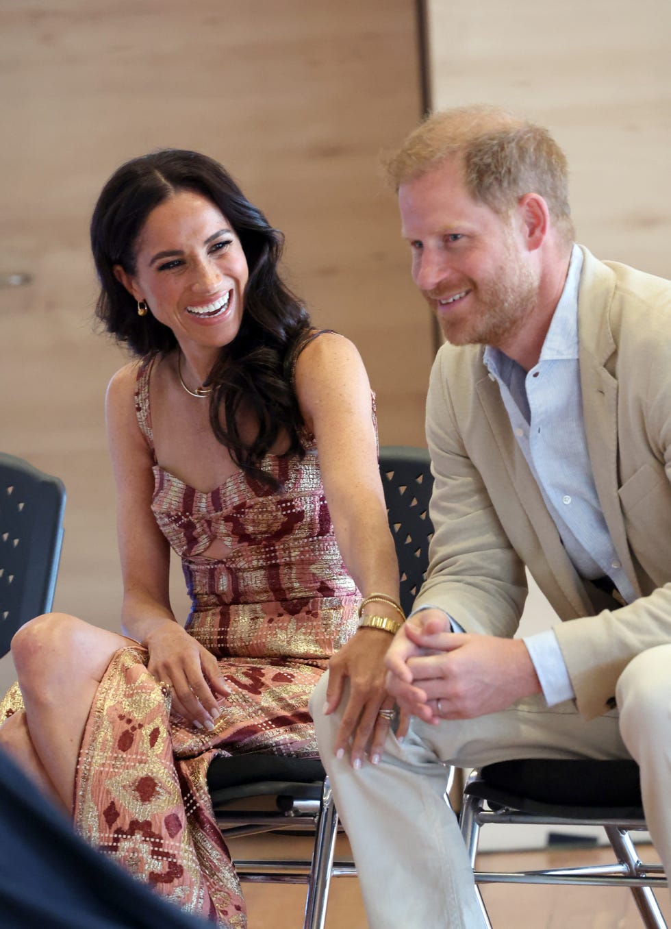 Bogotà, Colombia, 15 agosto Meghan, Duchessa di Sussex e il Principe Harry, Duca di Sussex appaiono al Centro Nazionale per le Arti Delia Zapata durante la visita del Duca e della Duchessa di Sussex in Colombia il 15 agosto 2024 a Bogotá, Colombia Foto di Fondazione Eric Charbonneau Archuel tramite Getty Images