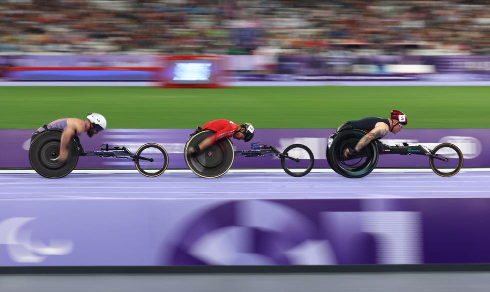 paris, france august 30 david weir of team great britain r saichon konjen of team thailand c and aaron pike of team united states compete in the mens 5000m t54 round 1 on day two of the paris 2024 summer paralympic games at stade de france on august 30, 2024 in paris, france photo by graham denholmgetty images for ipc