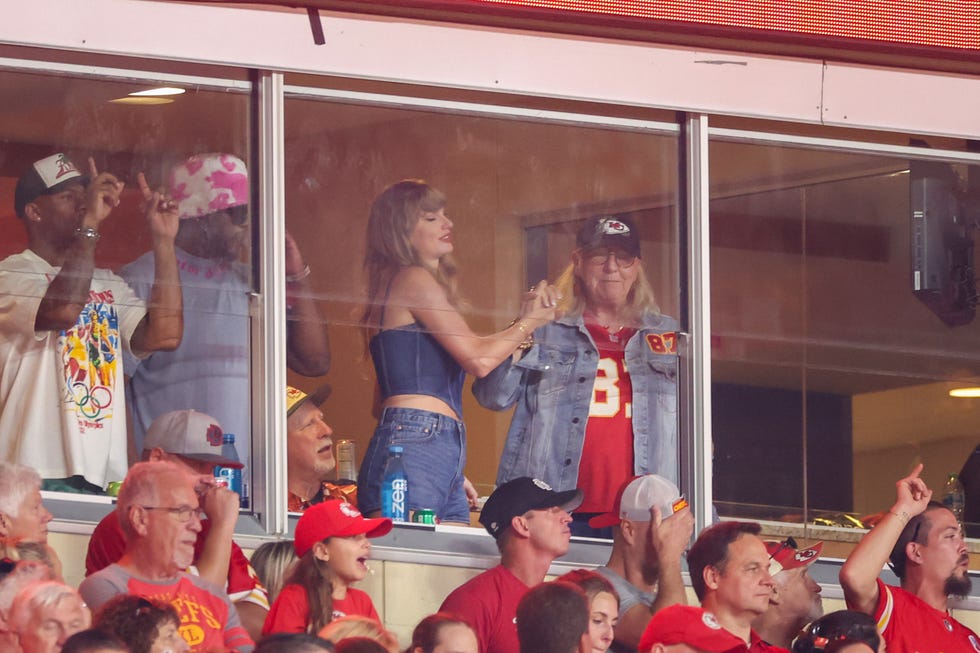 kansas city, missouri september 05 taylor swift reacts with donna kelce as the kansas city chiefs take on the baltimore ravens during the fourth quarter at geha field at arrowhead stadium on september 05, 2024 in kansas city, missouri photo by christian petersengetty images