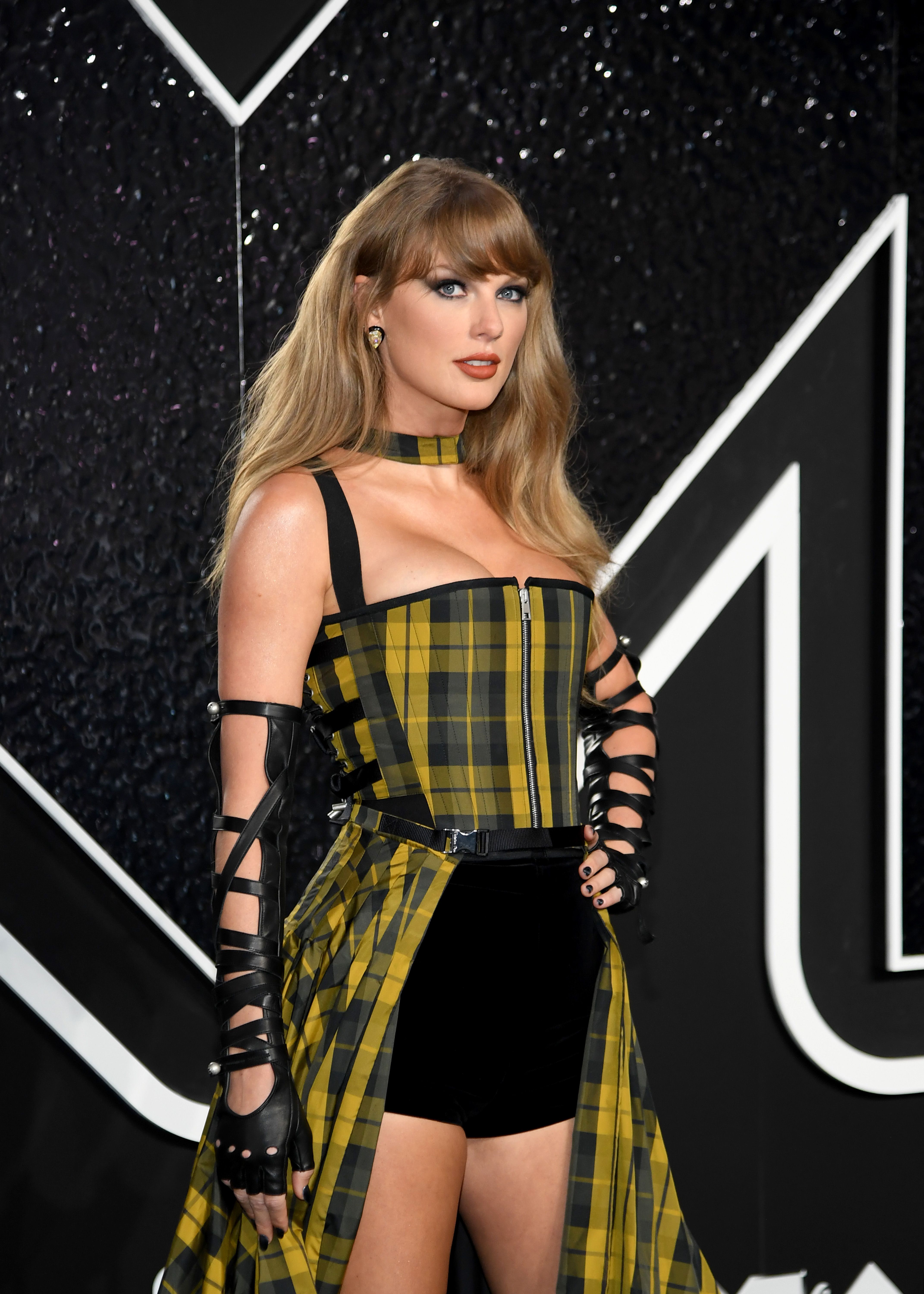 Taylor Swift Channels Clueless in Plaid Corset Dress at 2024 MTV VMAs