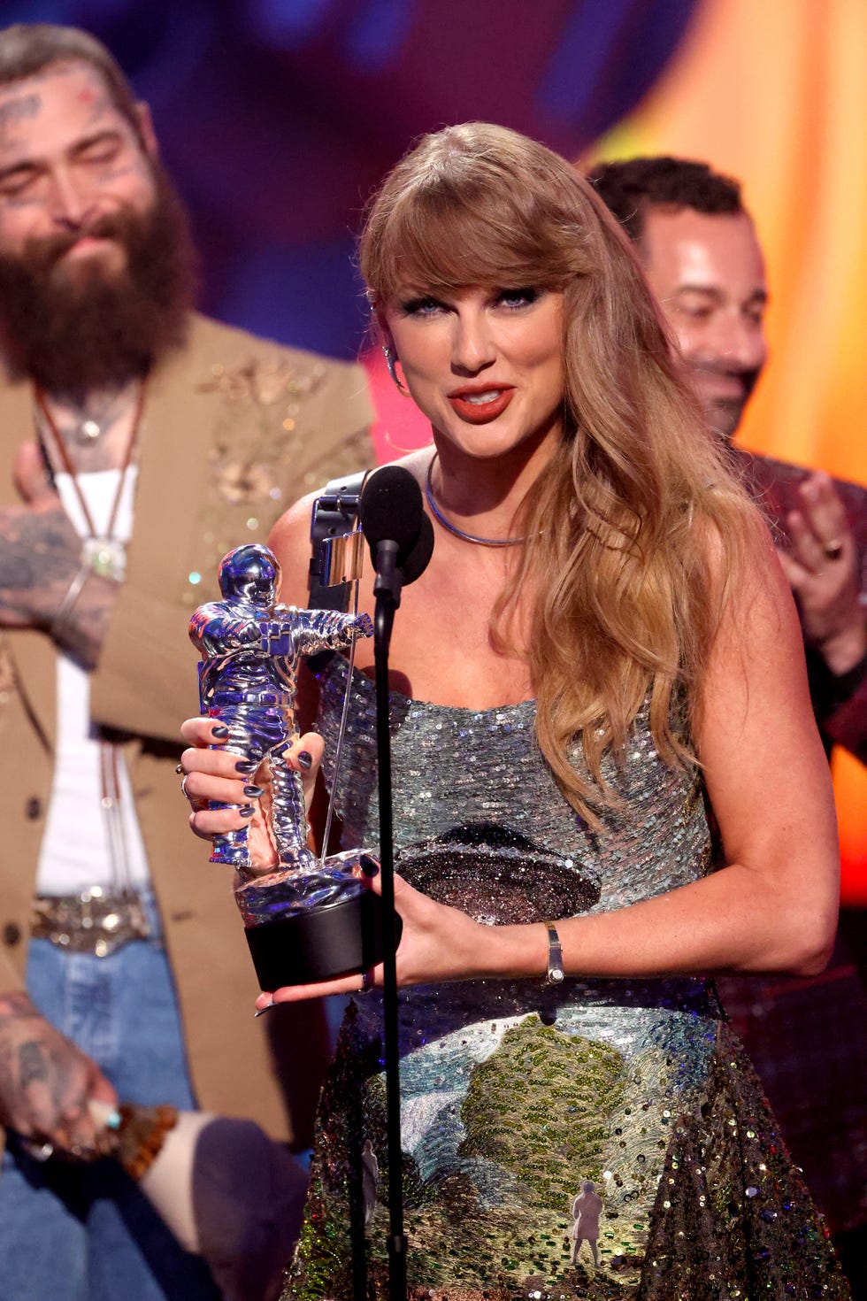 elmont, new york september 11 taylor swift accepts the the video of the year award presented by burger king for fortnight on stage during the 2024 mtv video music awards at ubs arena on september 11, 2024 in elmont, new york photo by mike coppolagetty images for mtv