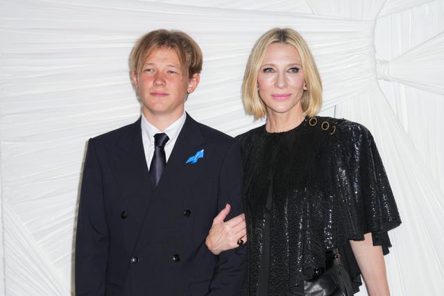 cate blanchett son red carpet