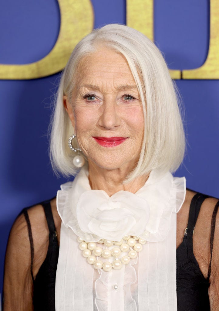 how to wear grey hair