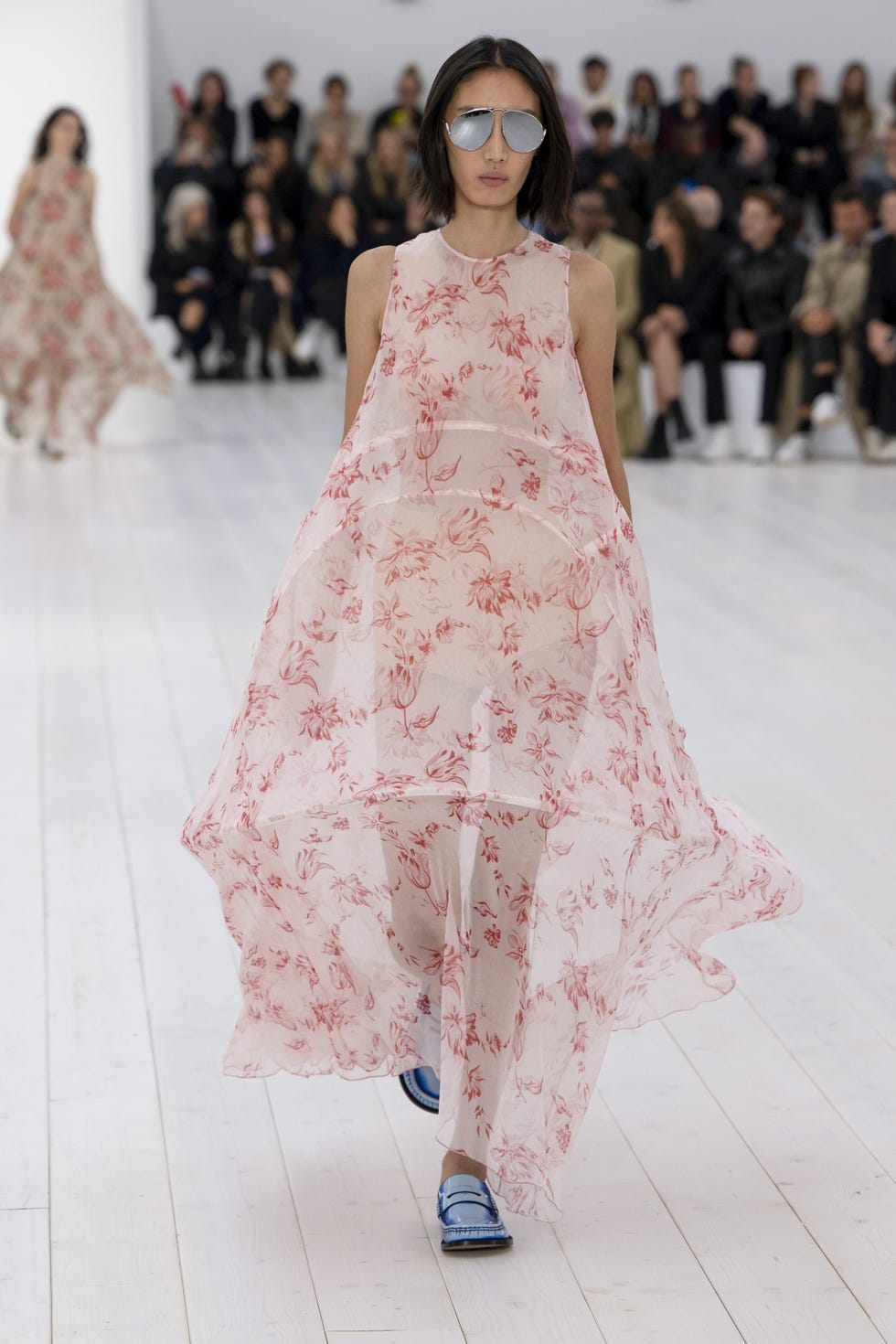PARIS, FRANCE, SEPTEMBER 27: A model walks the runway at the Loewe Spring/Summer 2025 ready-to-wear fashion show as part of Paris Fashion Week on September 27, 2024 in Paris, France. Photo by Victor - Virgil Gamma Raffo, Getty Images
