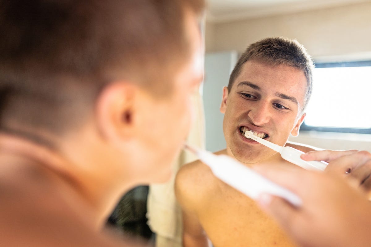 Are Electric Toothbrushes Better? This Is What Dentists Say.