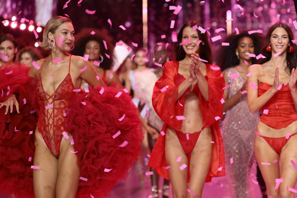 new york, new york october 15 l r gigi hadid, bella hadid and vittoria ceretti walk the runway for the victorias secret fashion show 2024 on october 15, 2024 in new york city photo by dimitrios kambourisgetty images for victorias secret