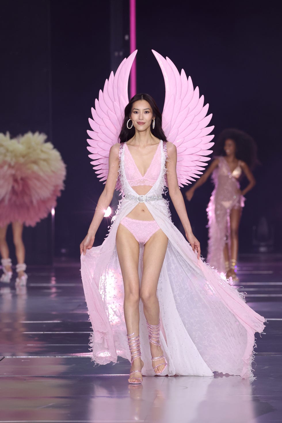 Victoria Secret Fashion Show 2024 - Figure 11