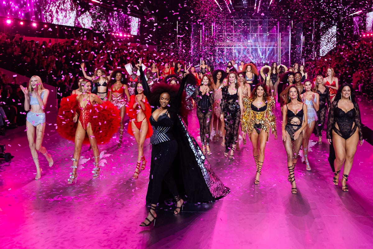 Predictable, Disappointing And Lacklustre – Victoria’s Secret Runway Comeback Over Promised And Under Delivered