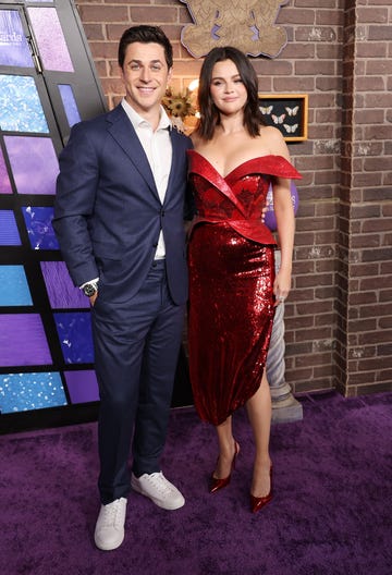 los angeles, california october 28 l r david henrie and selena gomez attend the world premiere of disneys wizards beyond waverly place at el capitan theatre on october 28, 2024 in los angeles, california photo by amy sussmanwireimage