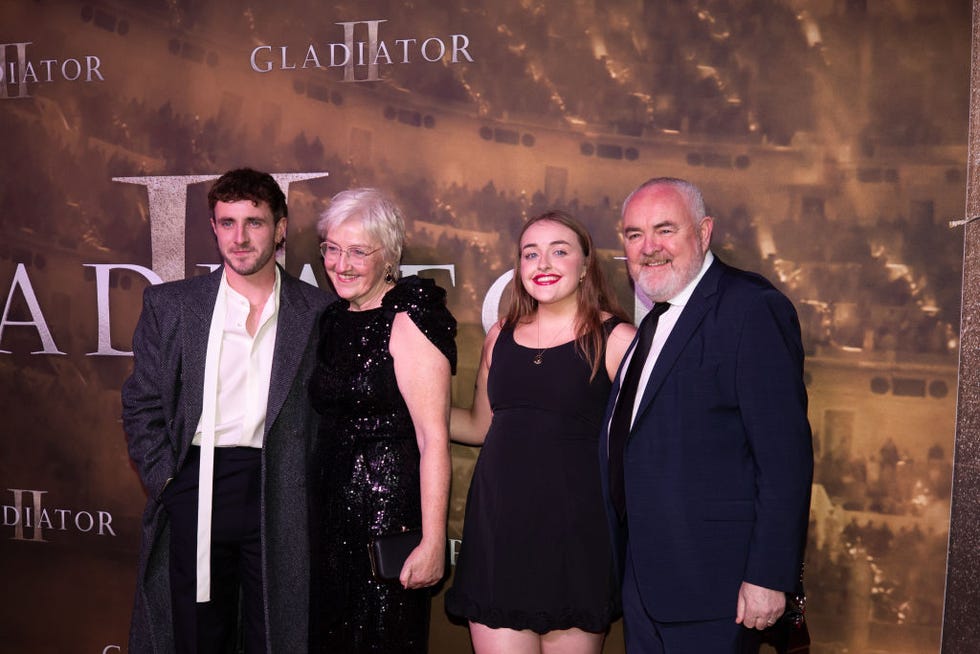dublin, ireland november 07 l r paul mescal, dearbhla mescal, nell mescal and paul mescal sr attend the gladiator ii dublin premiere at light house cinema on november 07, 2024 in dublin, ireland photo by kieran frostgetty images